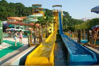 Stimulerende Fiberglass Waterpark glijbaan / Hoge snelheid water speeltoestellen voor volwassenen