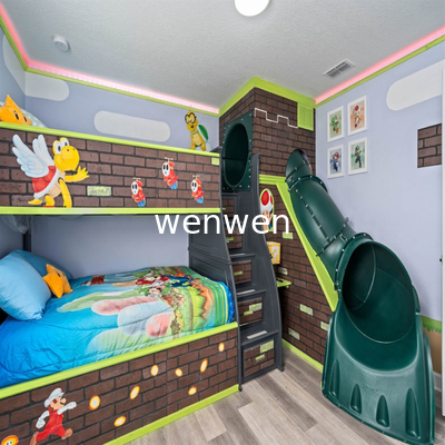 De charme van de glijapparatuur in de hotelkamer voor ouders en kinderen