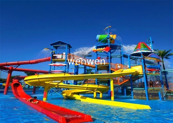 Van het het Zwembadwater van de vermaakspeelplaats de Ritten van het de Dia'spark